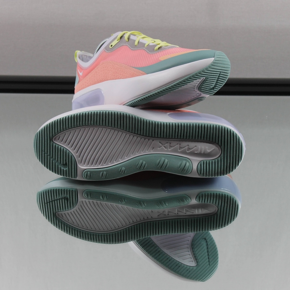 SOLD. Nike Air Max Dia SE'
